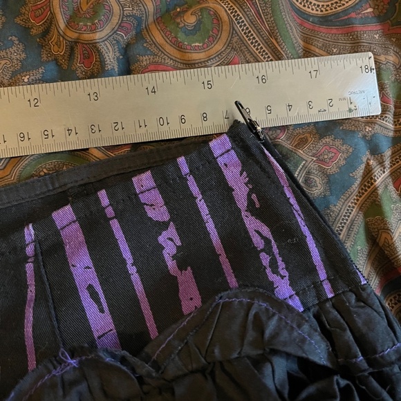 LIP SERVICE BATS N BONES SKIRT L - Picture 5 of 5